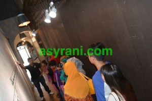 038 khusyuk dengar penerangan